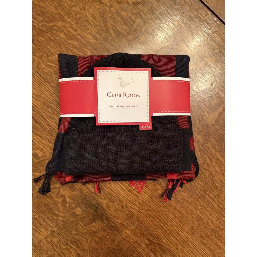NWT CLUB ROOM SCARF AND HAT SET
